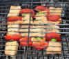 Brochettes de saumon et crevettes sur le barbecue